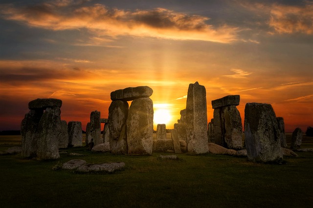 Stonehenge em um dia com pôr do sol